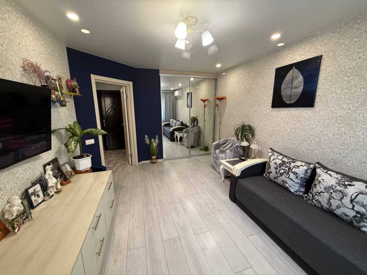 Продаж 1-кімнатної квартири 40 м², Яблунева вул., 13Г