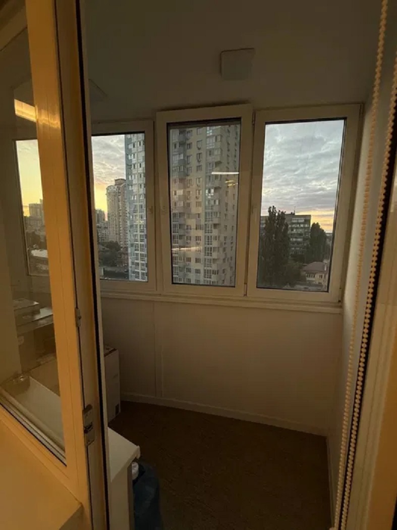 Продаж 3-кімнатної квартири 120 м², Автозаводська вул., 29А