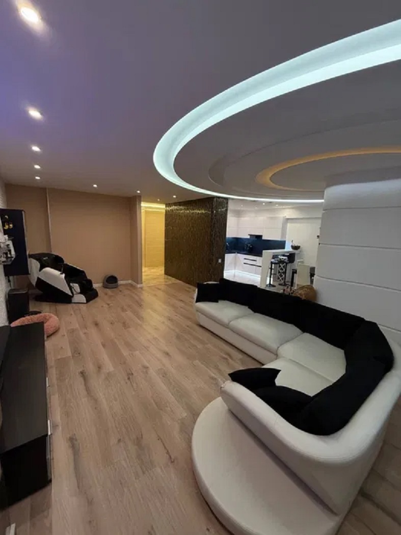 Продаж 3-кімнатної квартири 120 м², Автозаводська вул., 29А