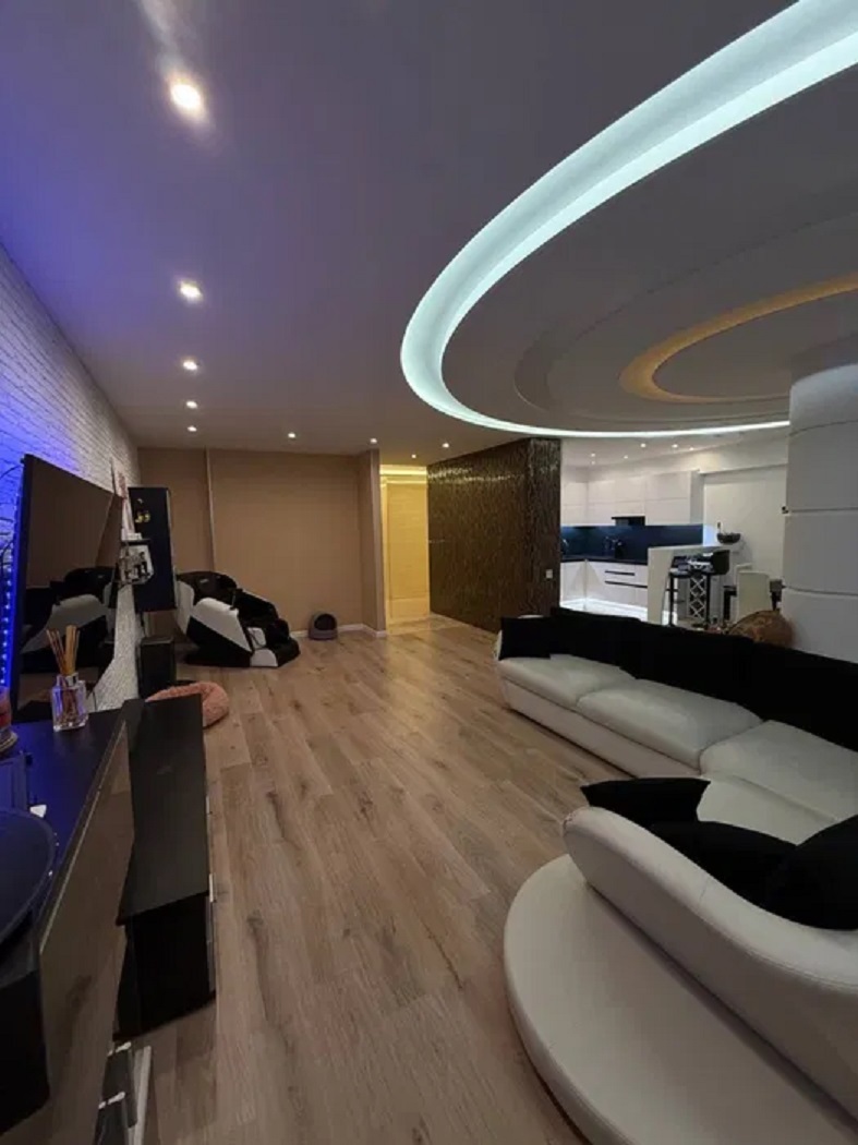 Продаж 3-кімнатної квартири 120 м², Автозаводська вул., 29А