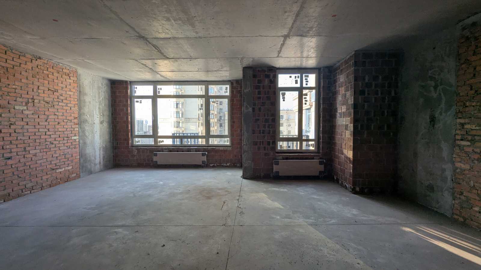 Продаж 3-кімнатної квартири 126.6 м², Річна вул., 4