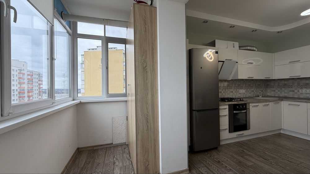 Продаж 2-кімнатної квартири 66.5 м², Європейська, 1