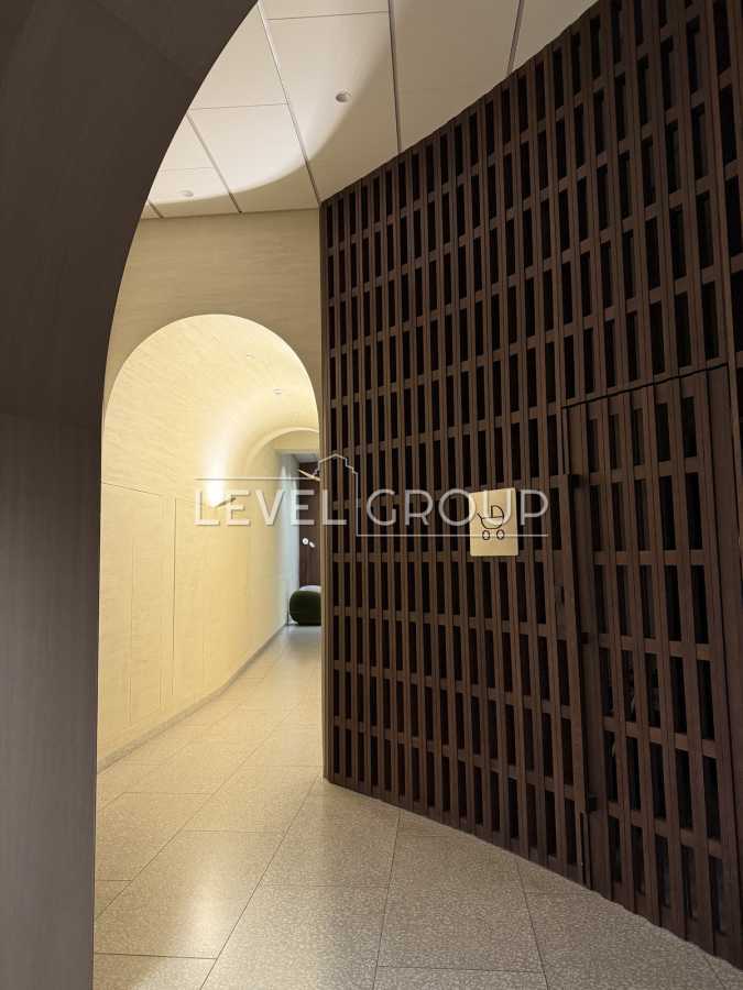 Продаж 2-кімнатної квартири 82 м², Перемоги просп., 42А