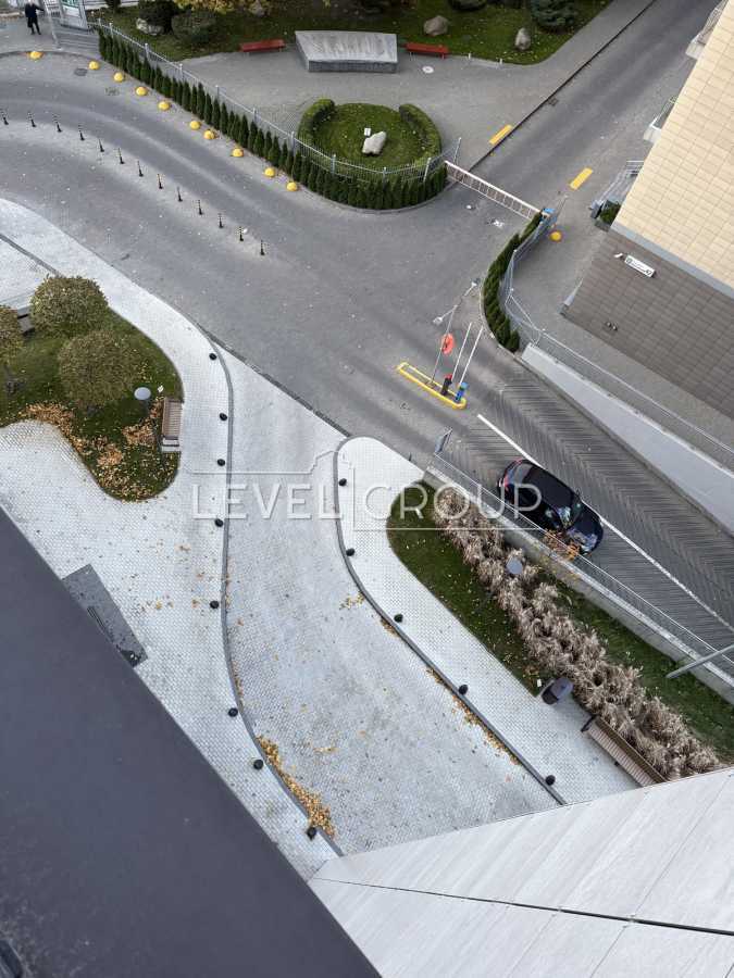 Продаж 2-кімнатної квартири 82 м², Перемоги просп., 42А