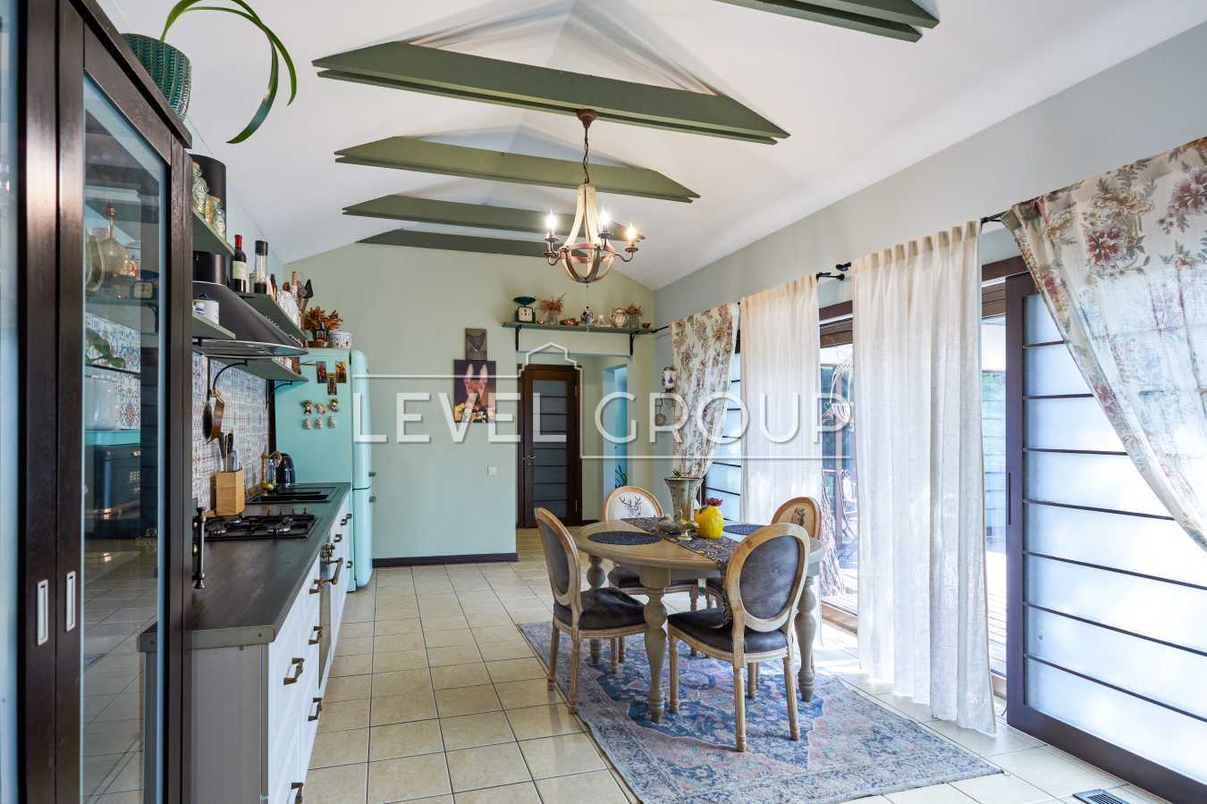 Продажа дома 274 м², Снайпера ул.