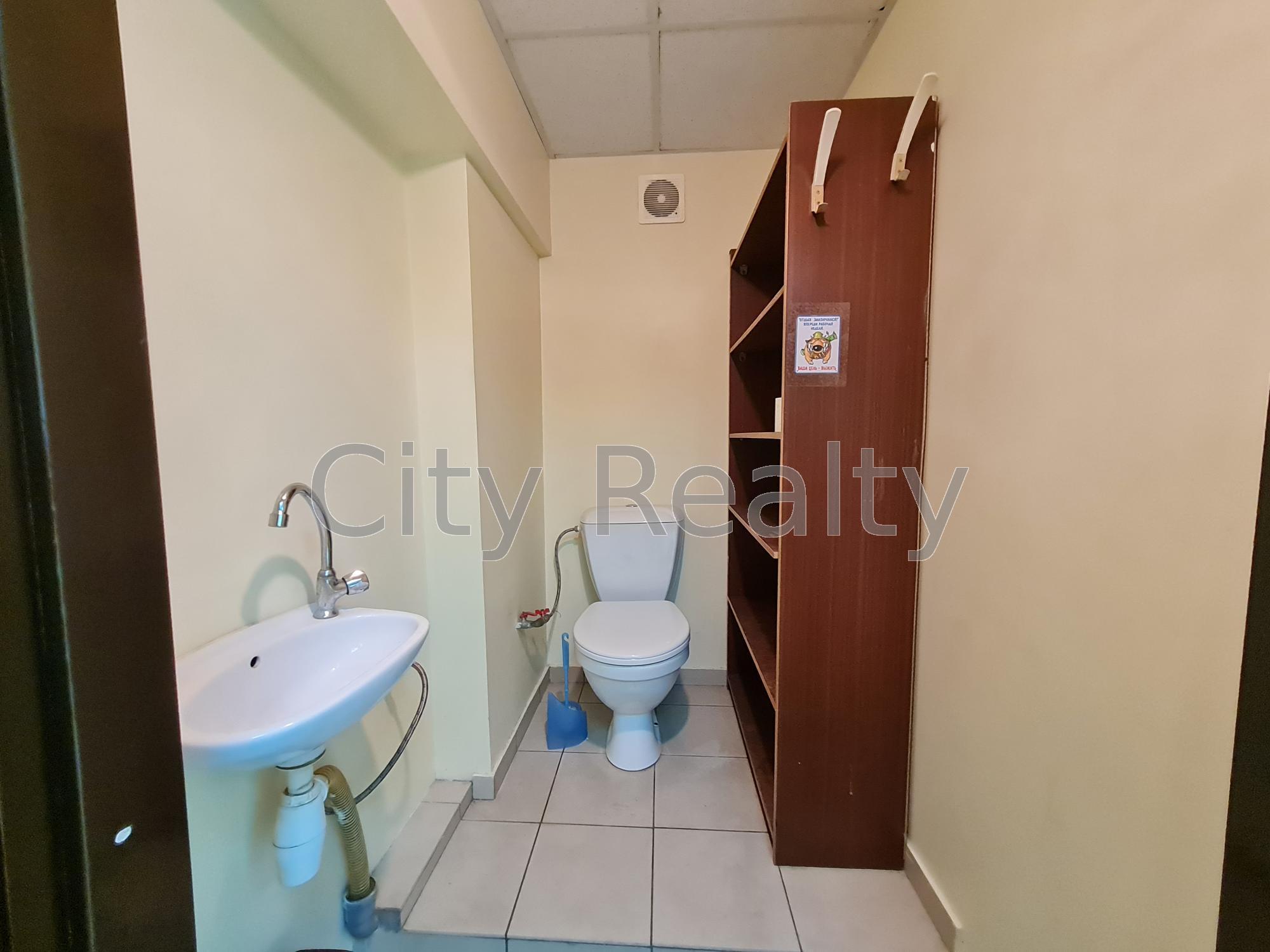 Оренда офісу 37 м², Вікентія Хвойки вул., 18/14