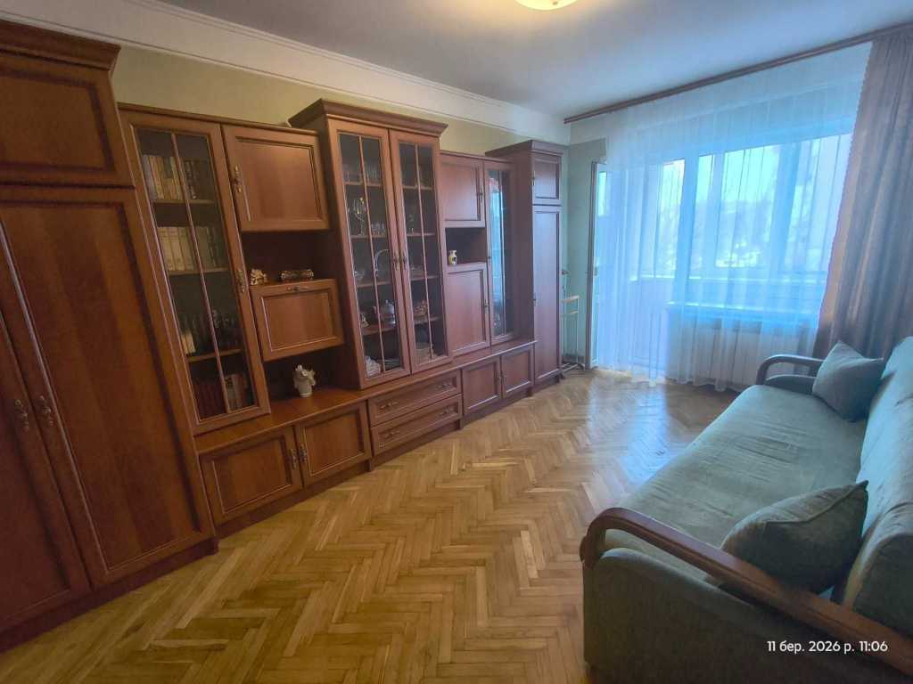 Продаж 2-кімнатної квартири 44 м², Верховної Ради бул., 14