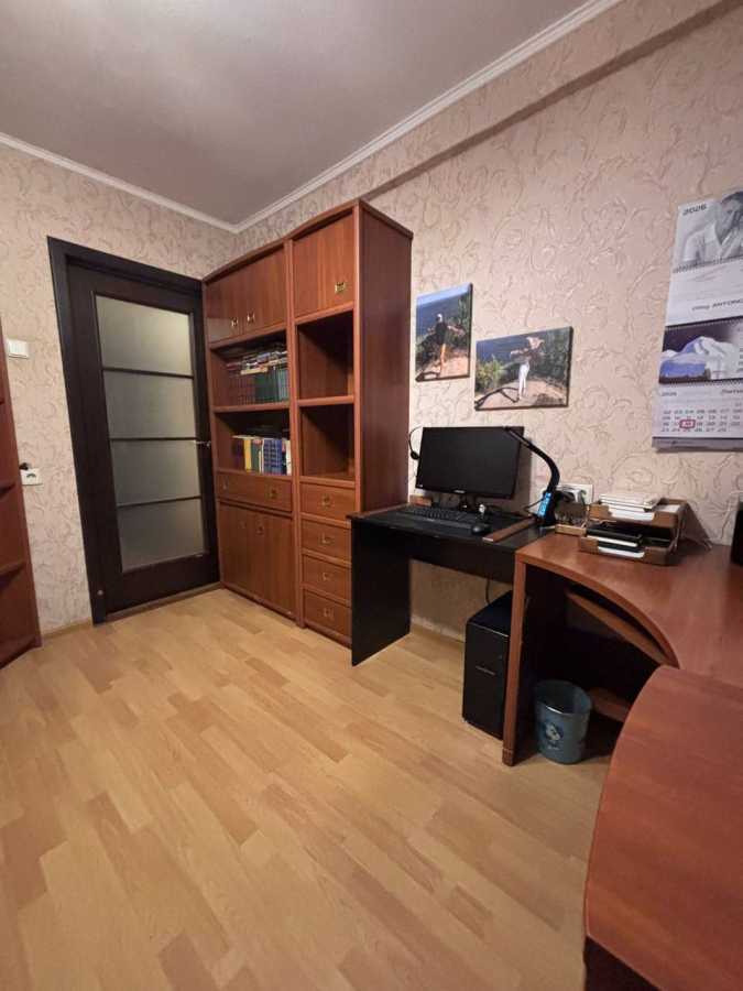 Продаж 3-кімнатної квартири 65 м², Русанівська наб.
