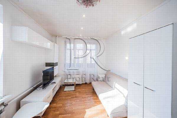 Продаж 1-кімнатної квартири 32 м², Уманська вул., 27