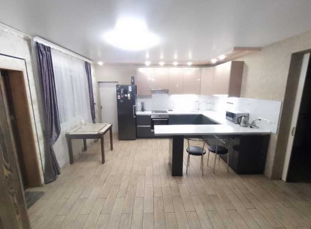Оренда будинку 200 м², Кутузова вул., 9