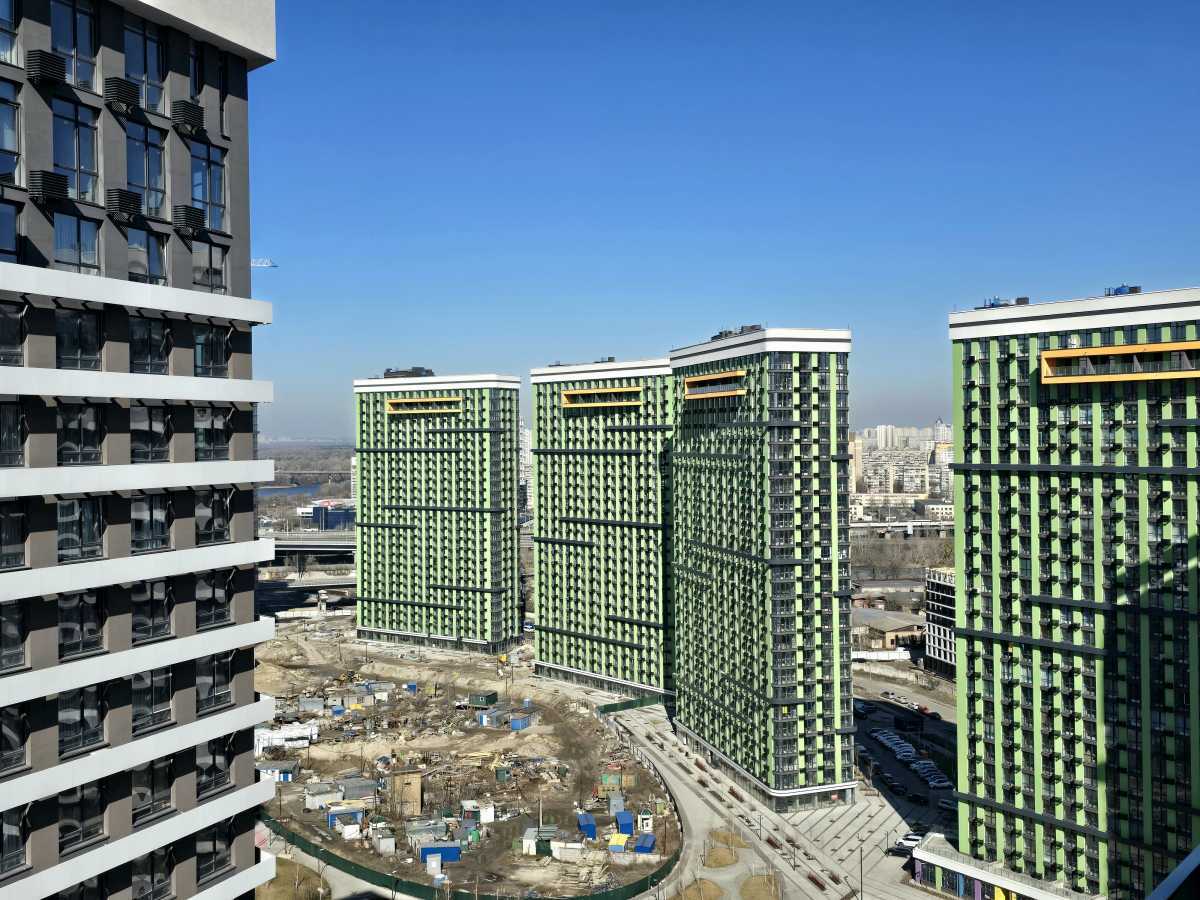 Продаж 3-кімнатної квартири 98 м², Дніпровська наб., 15К