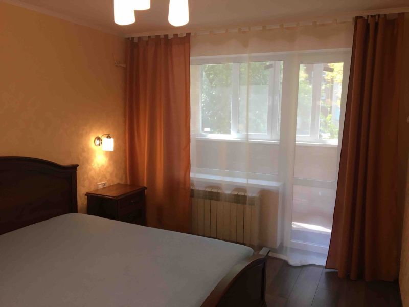 Продаж 2-кімнатної квартири 56 м², Любарського вул., 84