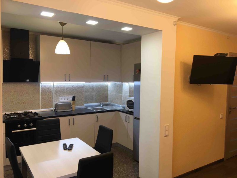 Продаж 2-кімнатної квартири 56 м², Любарського вул., 84