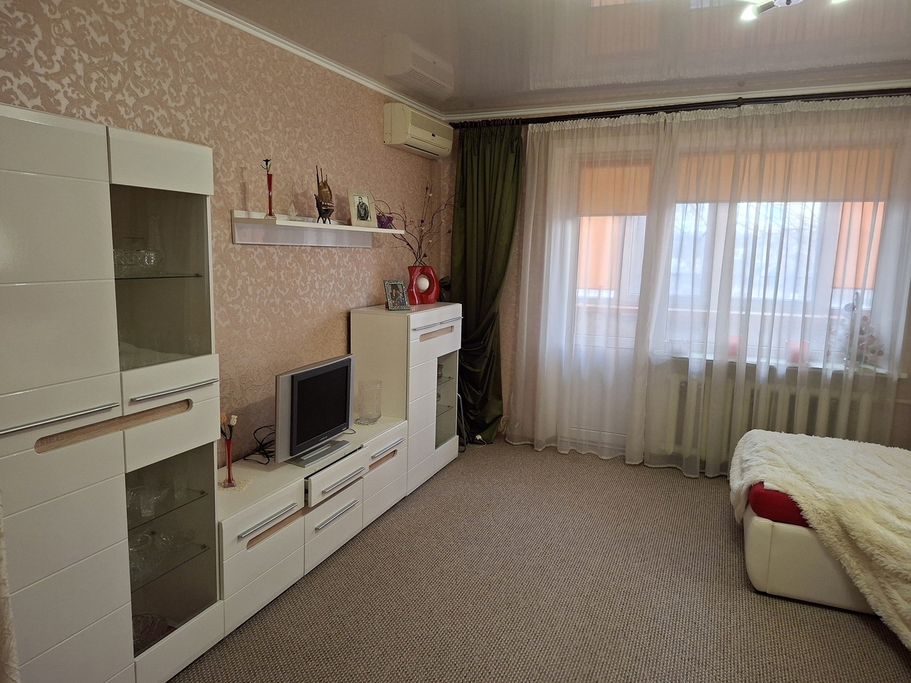 Продаж 4-кімнатної квартири 80 м², Березинська вул., 35