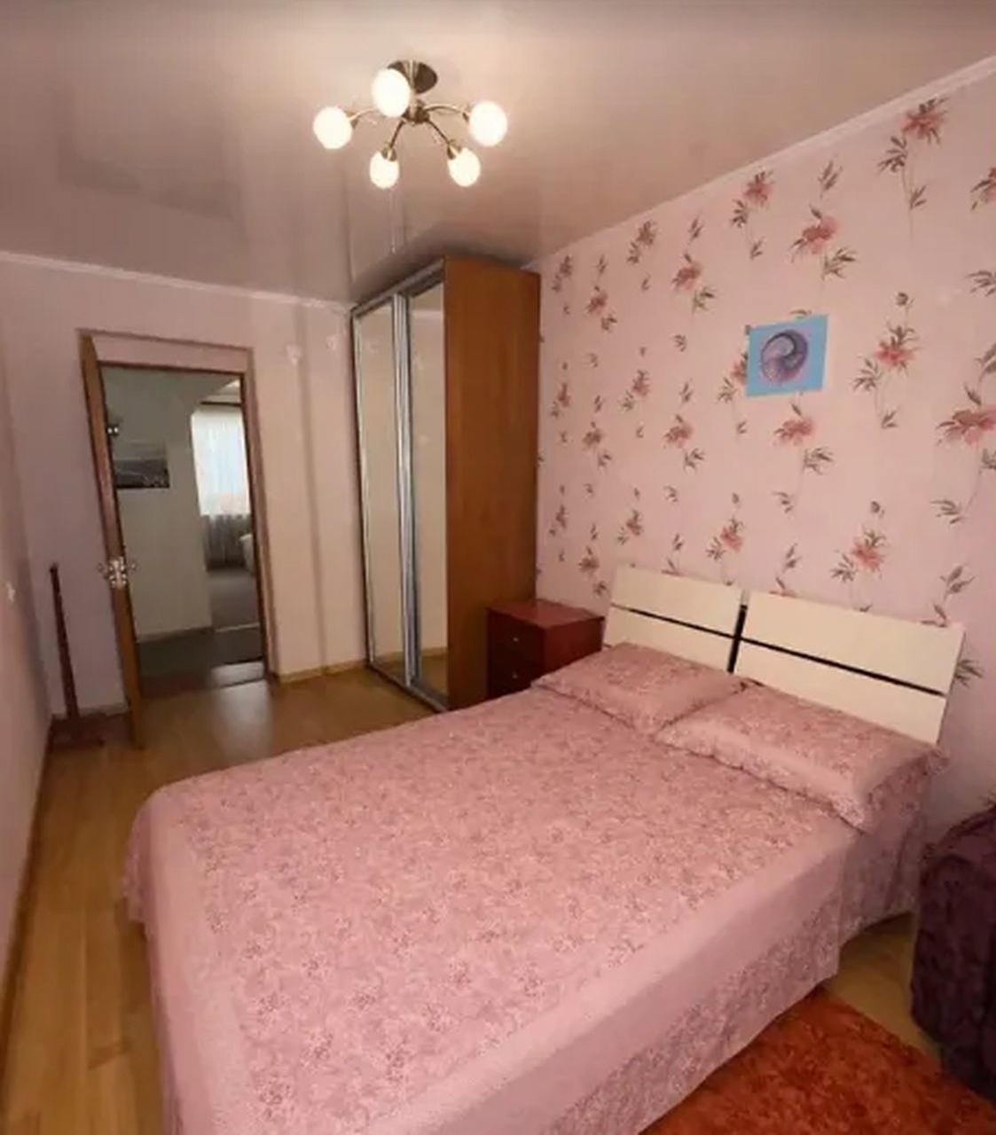Продаж 4-кімнатної квартири 80 м², Березинська вул., 35