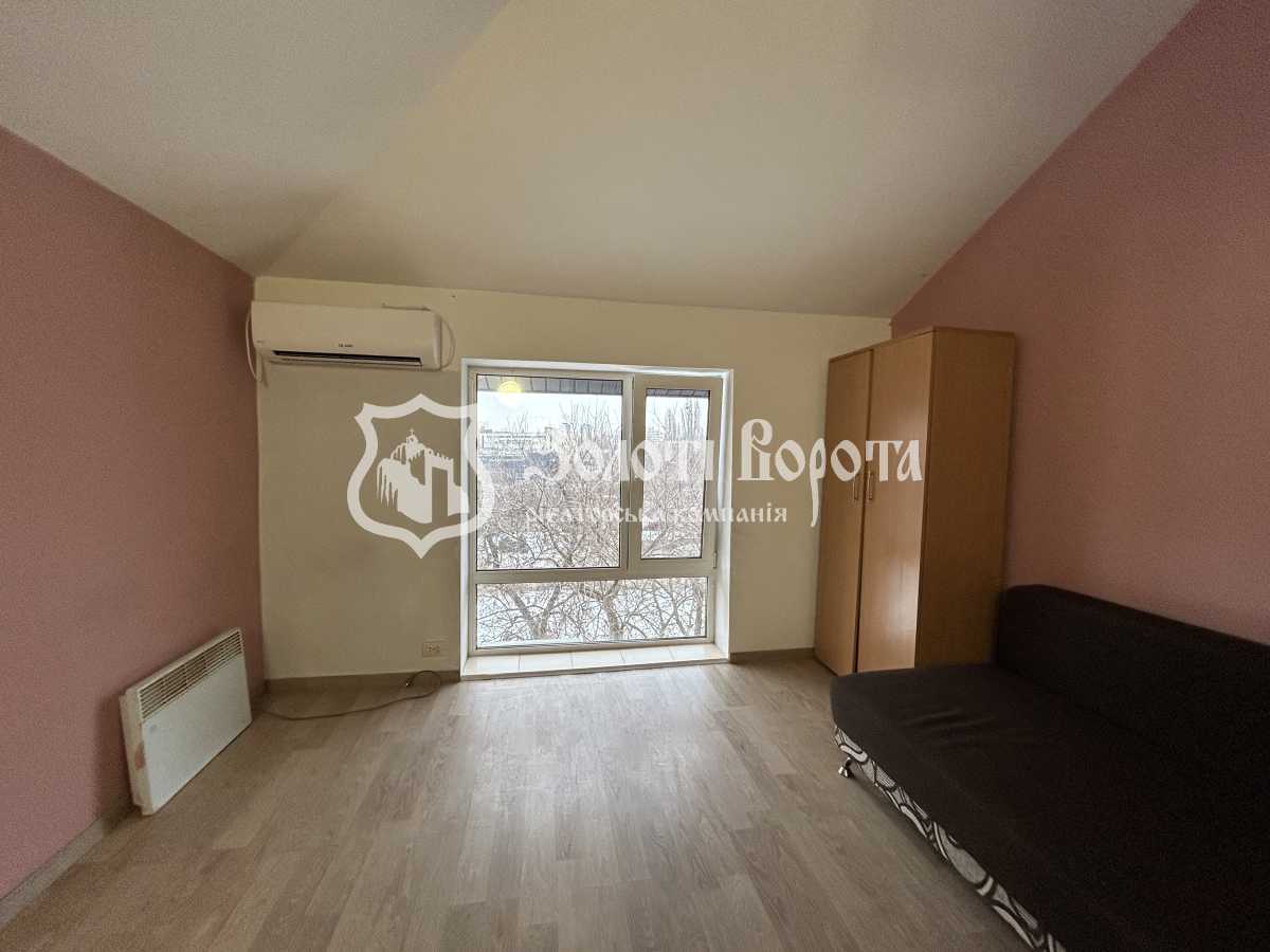 Продаж 1-кімнатної квартири 21.8 м², Залізнична вул., 32