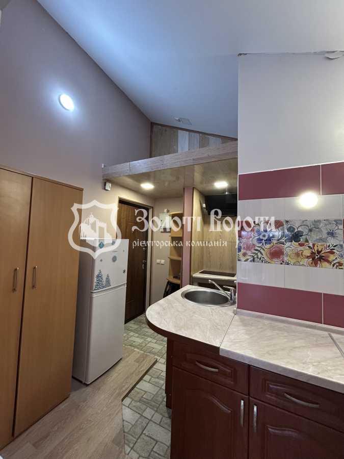 Продаж 1-кімнатної квартири 21.8 м², Залізнична вул., 32