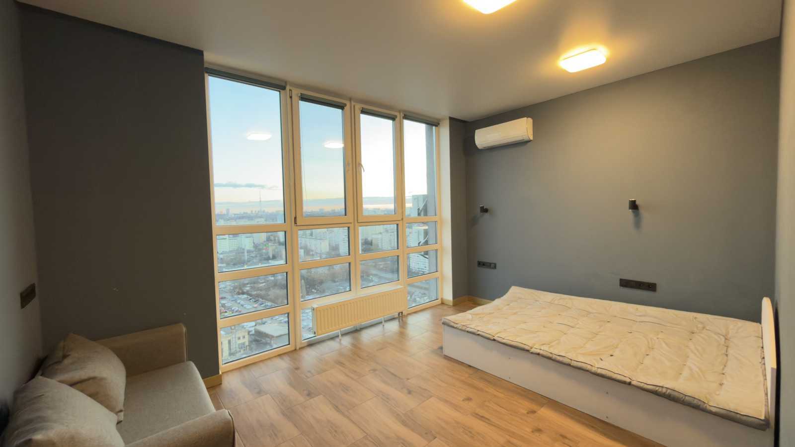 Продаж 5-кімнатної квартири 135 м², Миколи Гулака вул., 4