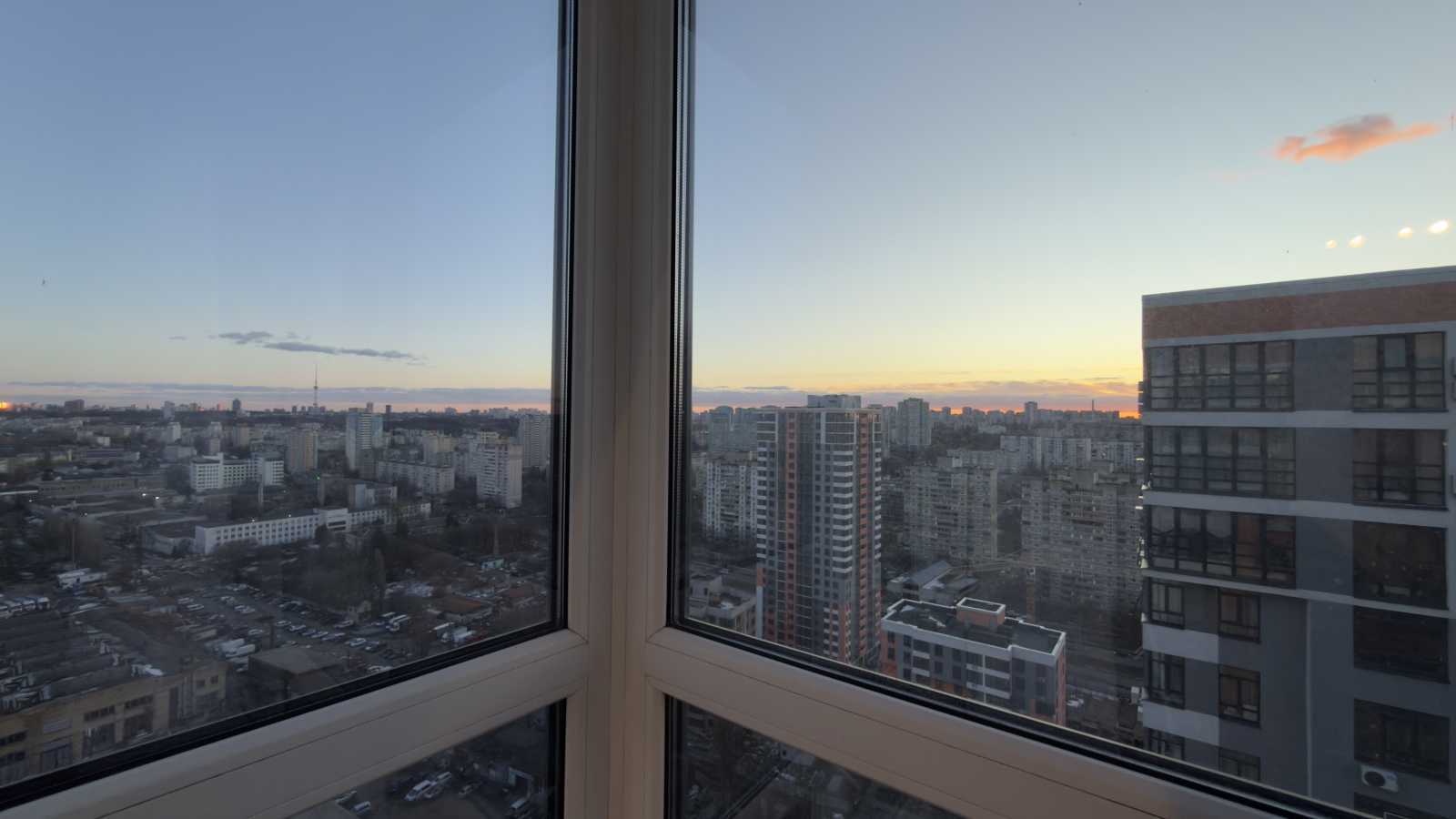 Продаж 5-кімнатної квартири 135 м², Миколи Гулака вул., 4