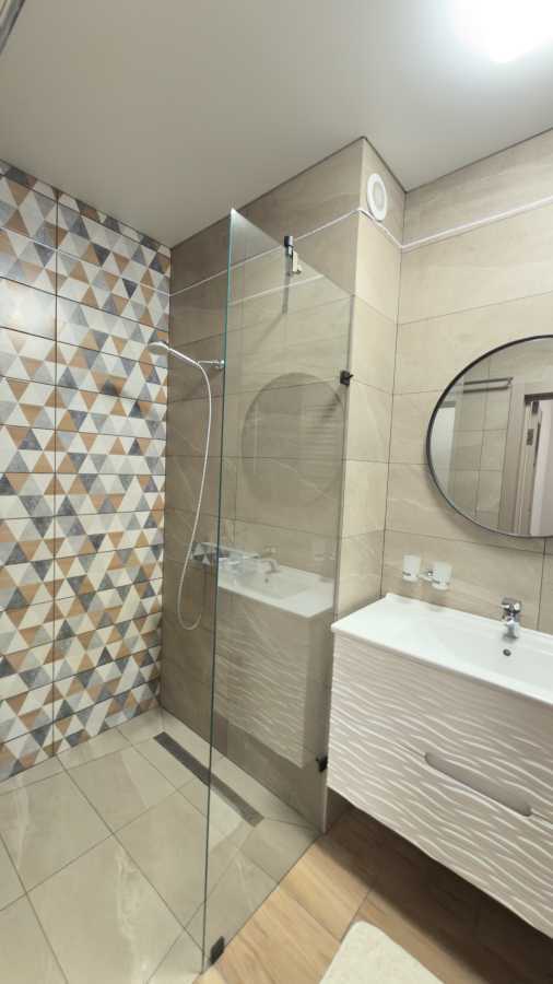 Продаж 5-кімнатної квартири 135 м², Миколи Гулака вул., 4