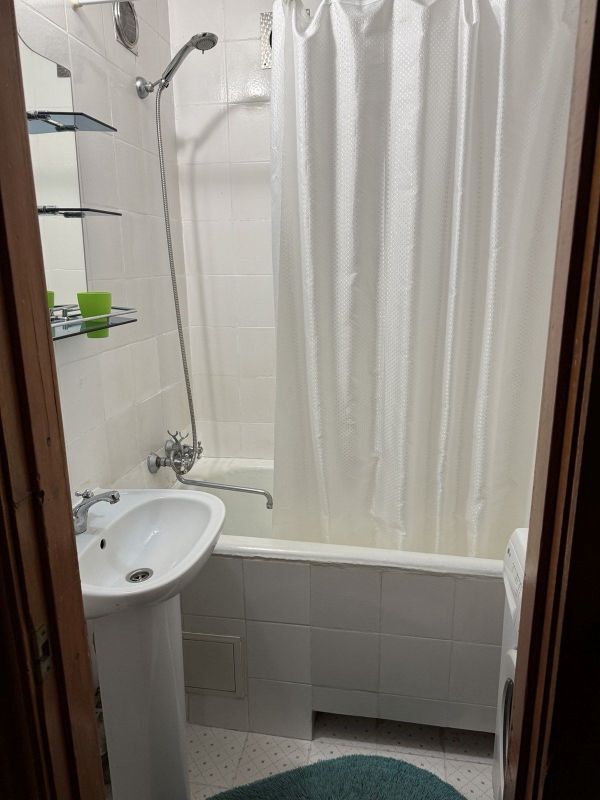 Продаж 2-кімнатної квартири 50 м², Терещенковська вул., 4