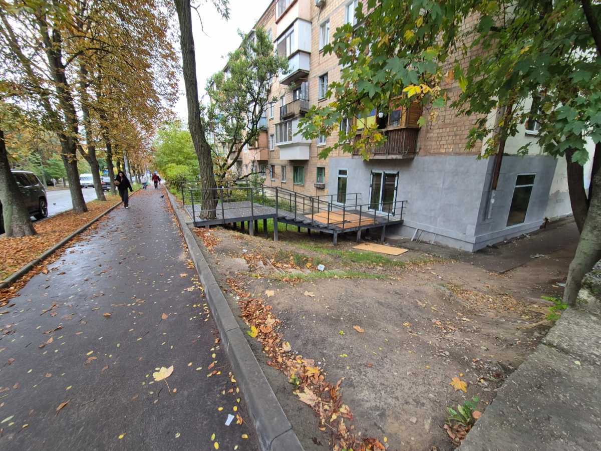 Аренда другого торгового помещения 50 м², Червонопільська, 13/16