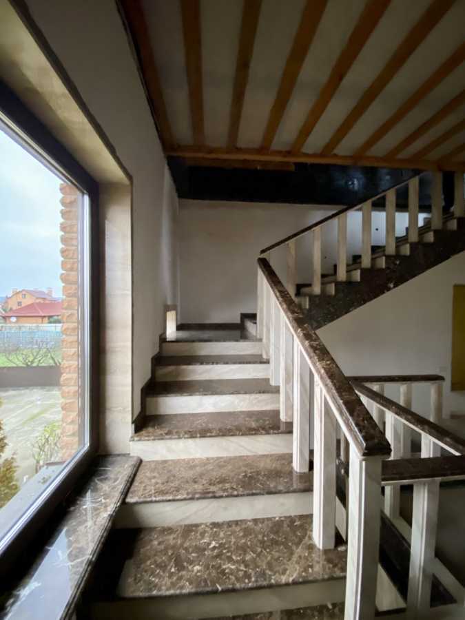 Продаж будинку 422.5 м², Зарічна вул.