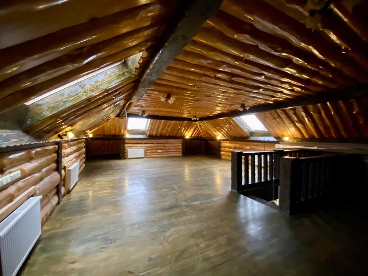 Продаж будинку 422.5 м², Зарічна вул.