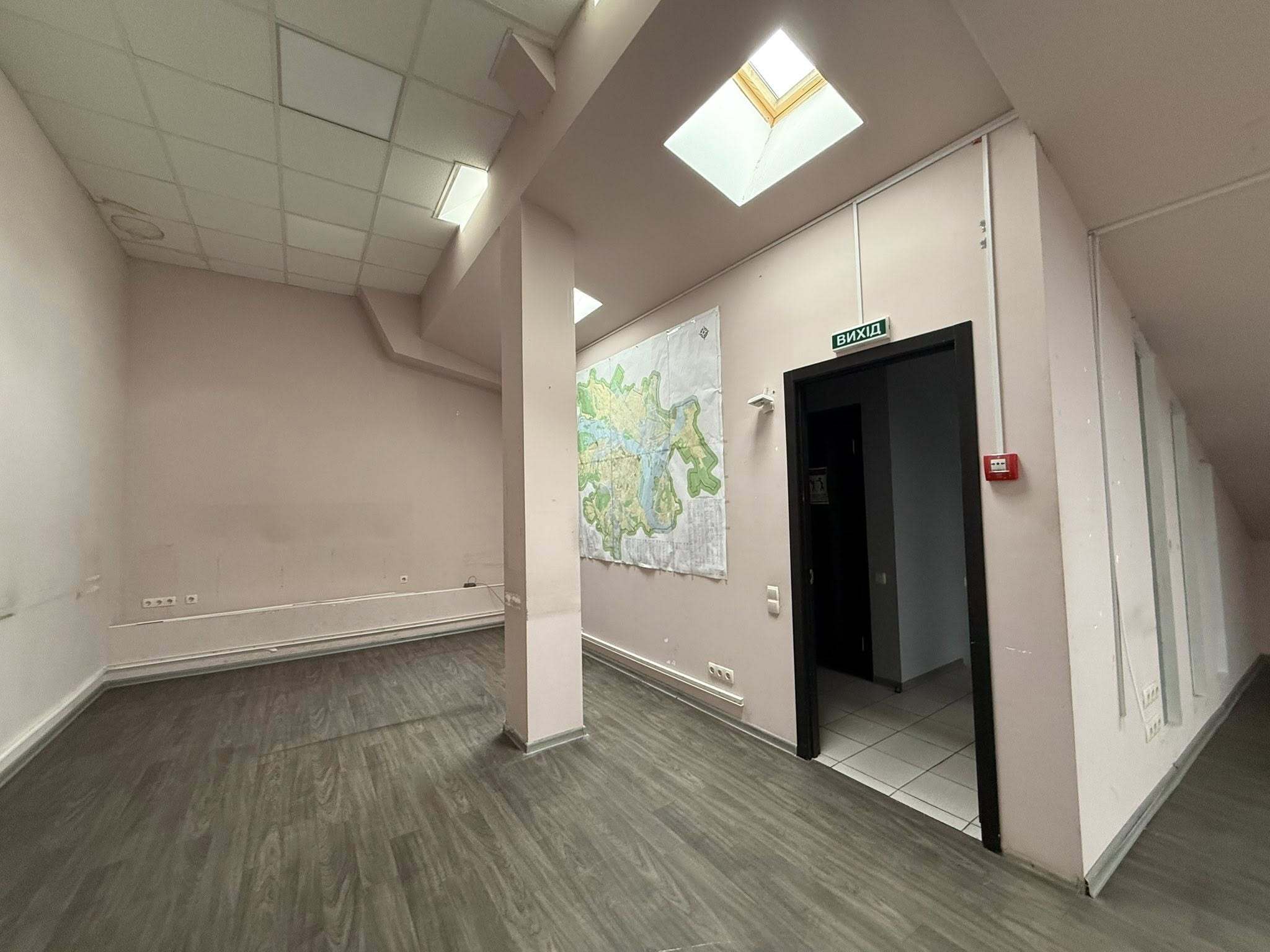 Аренда помещения свободного назначения 100 м², Андрея Фабра ул., 2