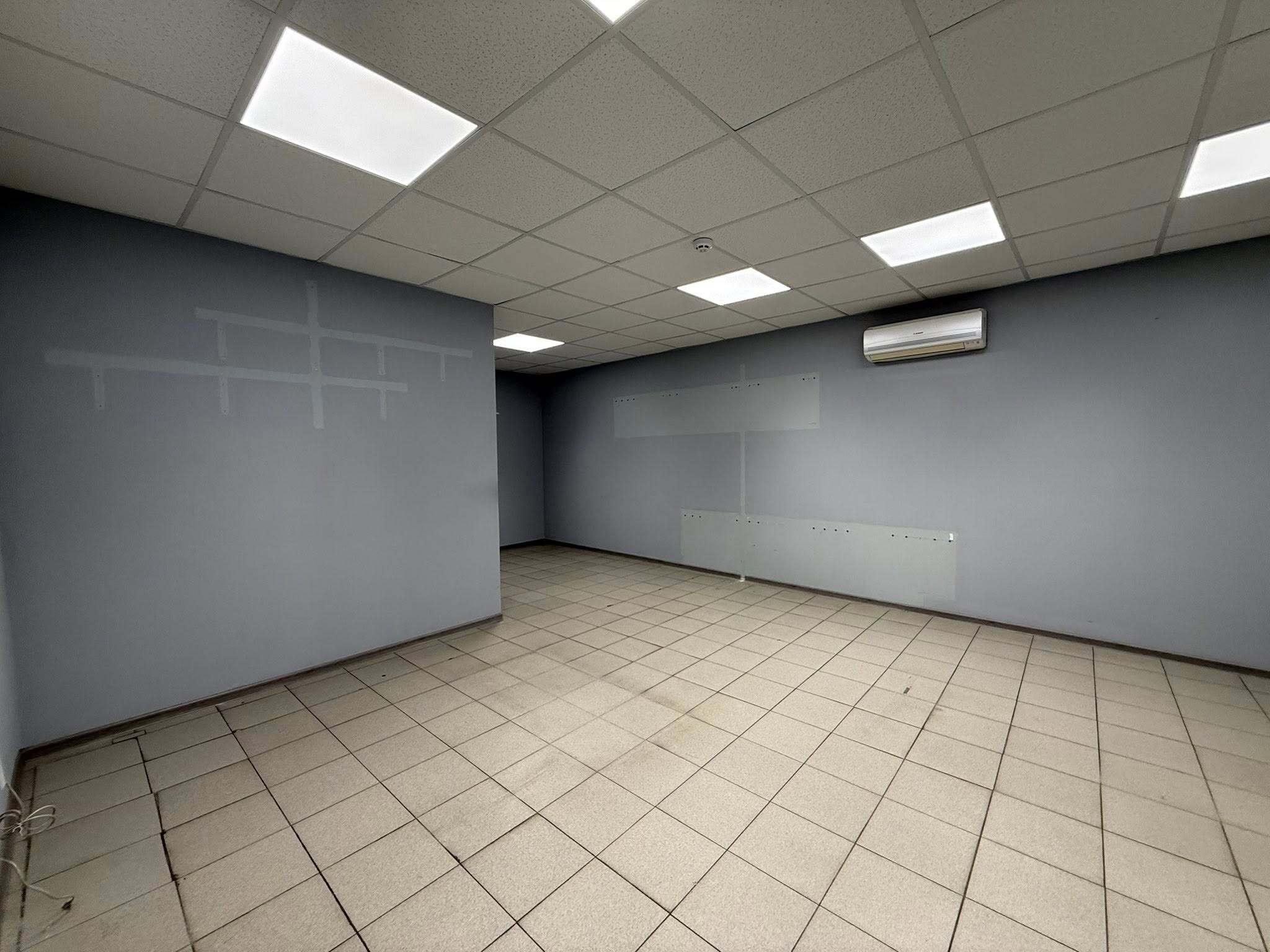 Аренда помещения свободного назначения 520 м², Андрея Фабра ул., 2