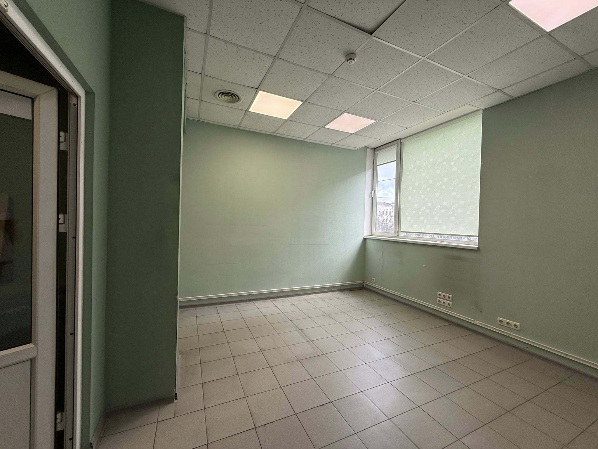 Аренда помещения свободного назначения 520 м², Андрея Фабра ул., 2