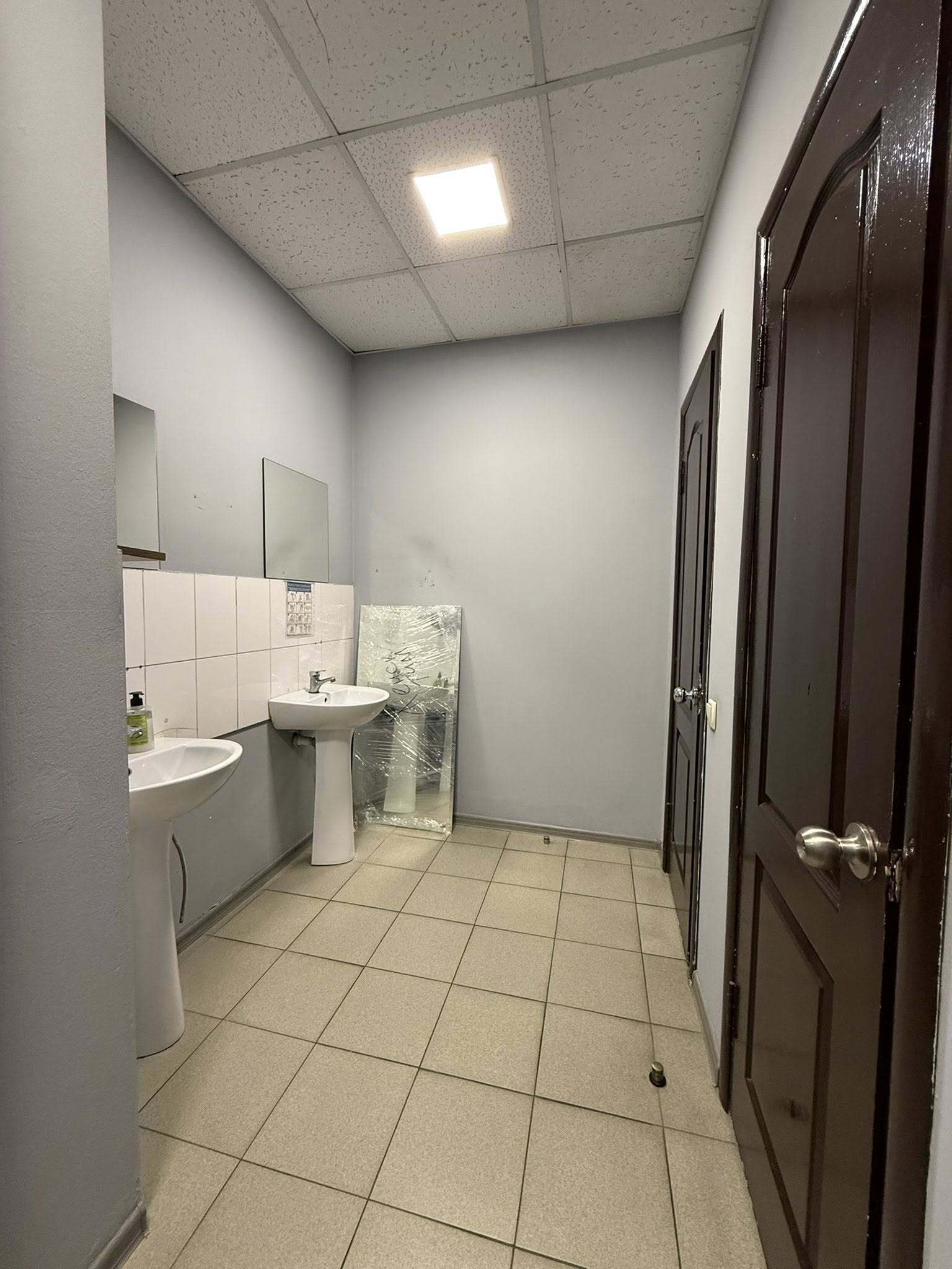 Аренда помещения свободного назначения 520 м², Андрея Фабра ул., 2