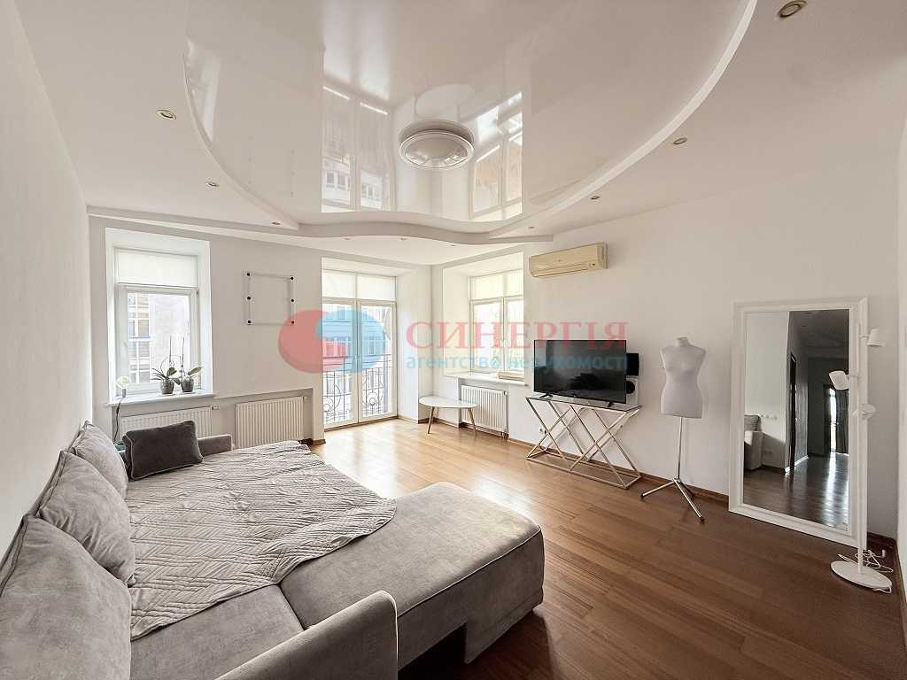 Продаж 3-кімнатної квартири 128 м², Почайнинська вул., 70