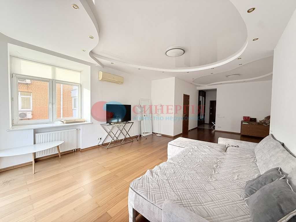 Продаж 3-кімнатної квартири 128 м², Почайнинська вул., 70