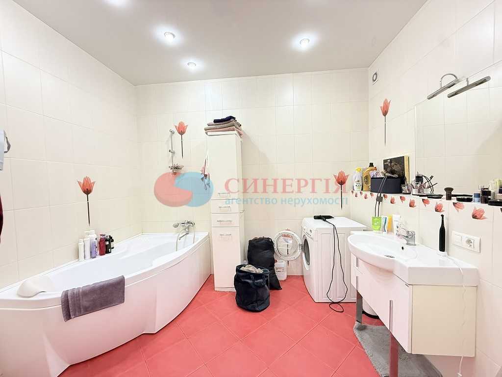 Продаж 3-кімнатної квартири 128 м², Почайнинська вул., 70