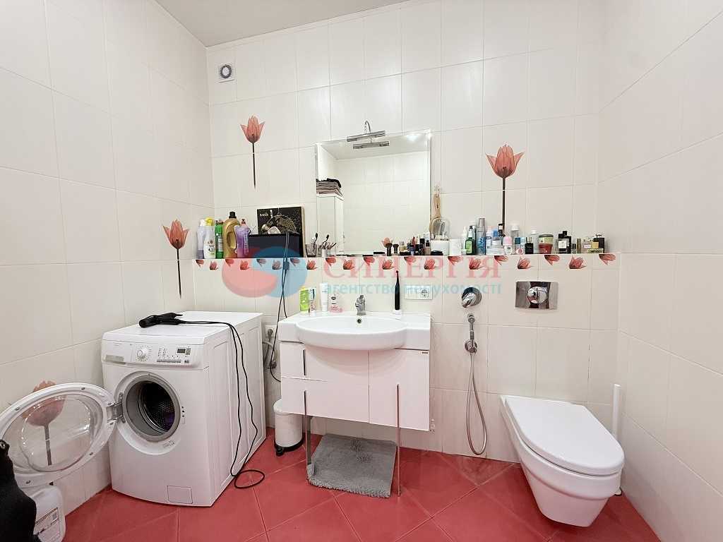 Продаж 3-кімнатної квартири 128 м², Почайнинська вул., 70