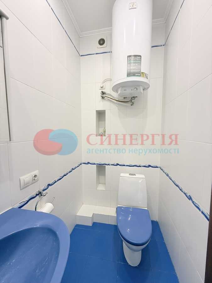 Продаж 3-кімнатної квартири 128 м², Почайнинська вул., 70
