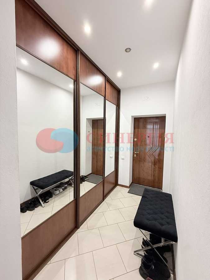 Продаж 3-кімнатної квартири 128 м², Почайнинська вул., 70