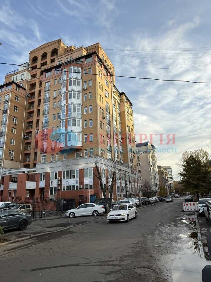 Продаж 3-кімнатної квартири 128 м², Почайнинська вул., 70