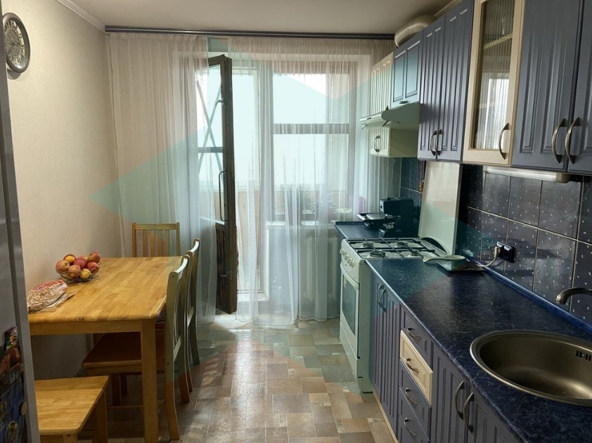 Продажа 3-комнатной квартиры 69 м², Семафорная ул.