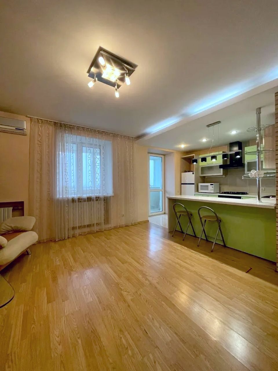 Продажа 3-комнатной квартиры 70 м², Кавалерийская ул., 9