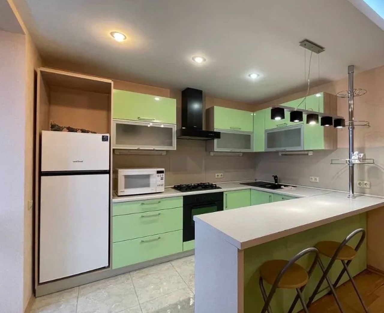 Продажа 3-комнатной квартиры 70 м², Кавалерийская ул., 9