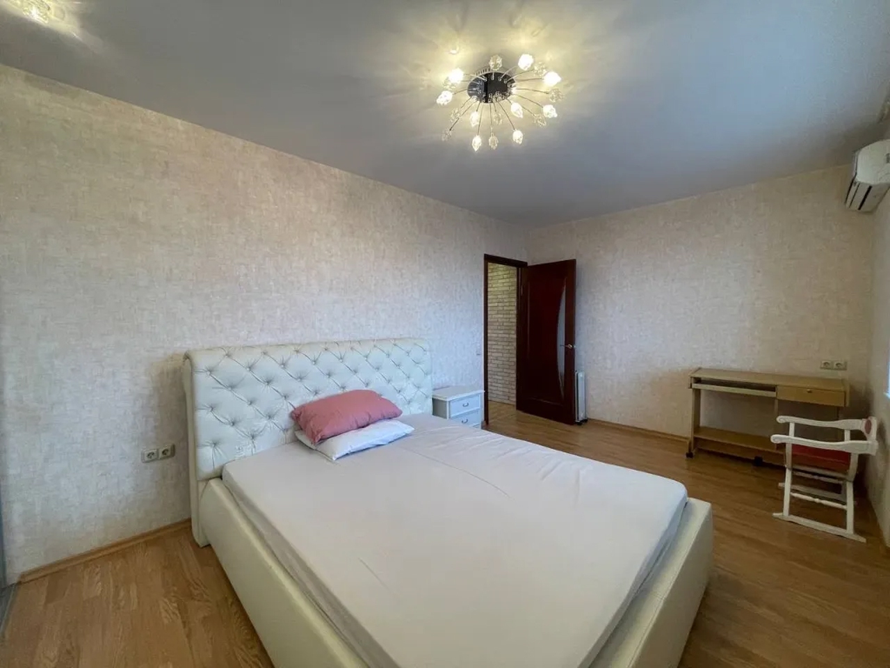 Продажа 3-комнатной квартиры 70 м², Кавалерийская ул., 9