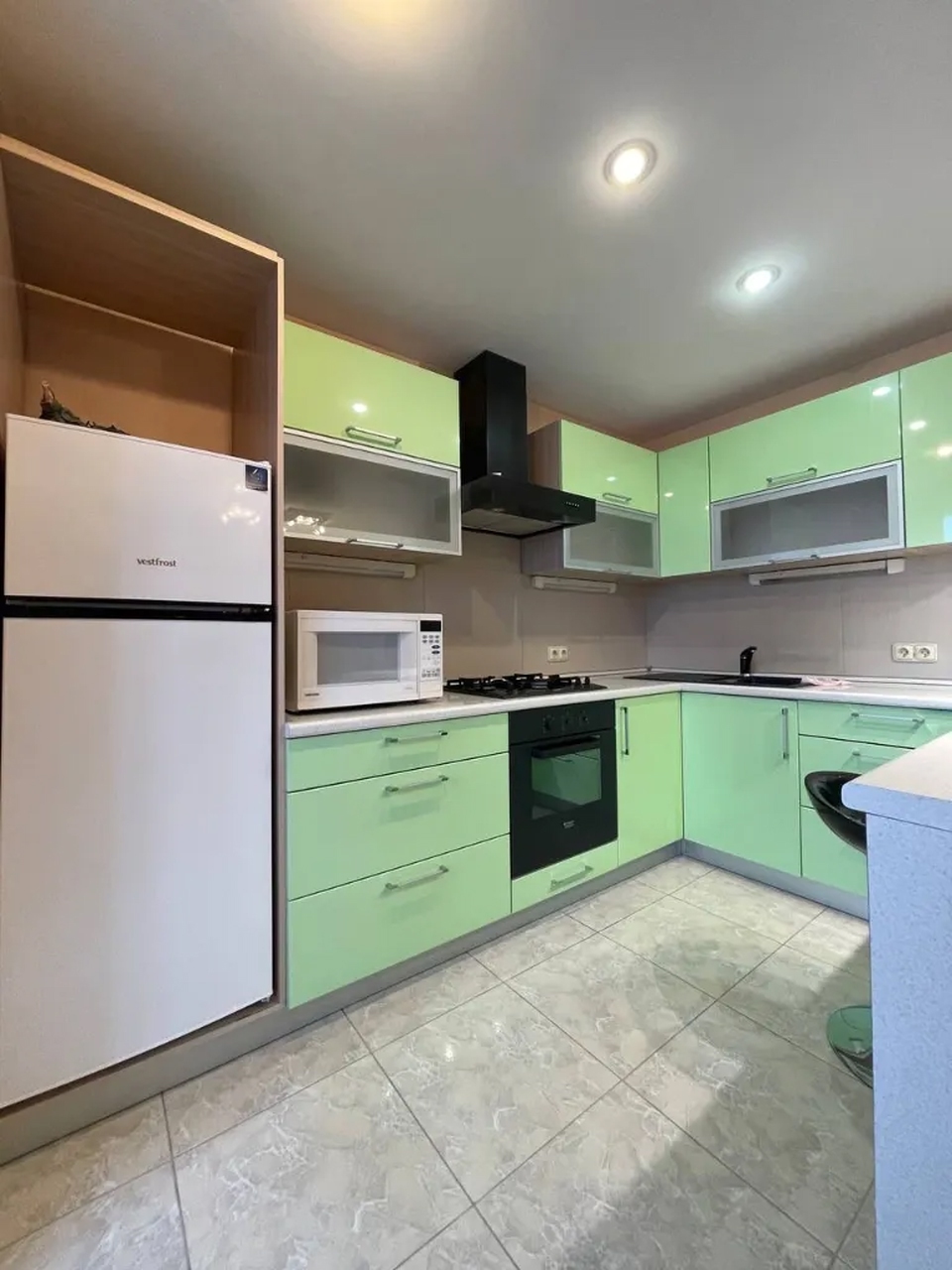 Продажа 3-комнатной квартиры 70 м², Кавалерийская ул., 9