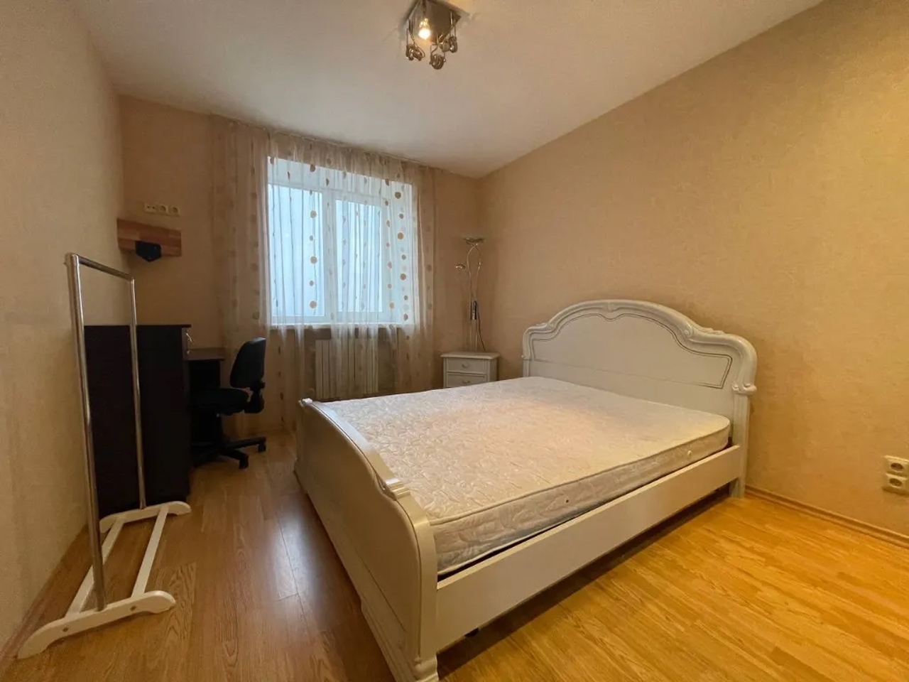 Продажа 3-комнатной квартиры 70 м², Кавалерийская ул., 9