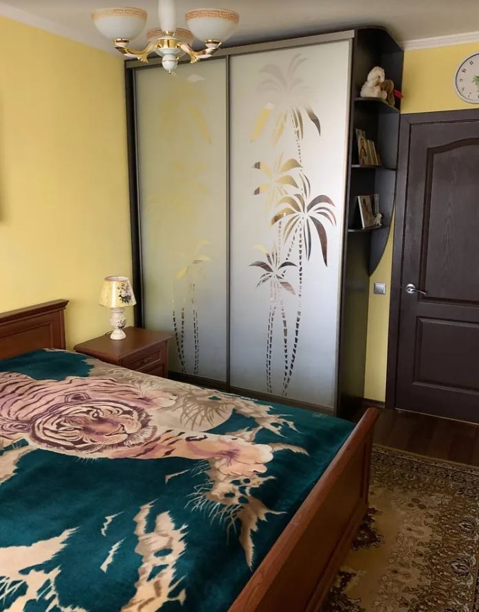 Продаж 3-кімнатної квартири 70 м², Калинова вул., 77