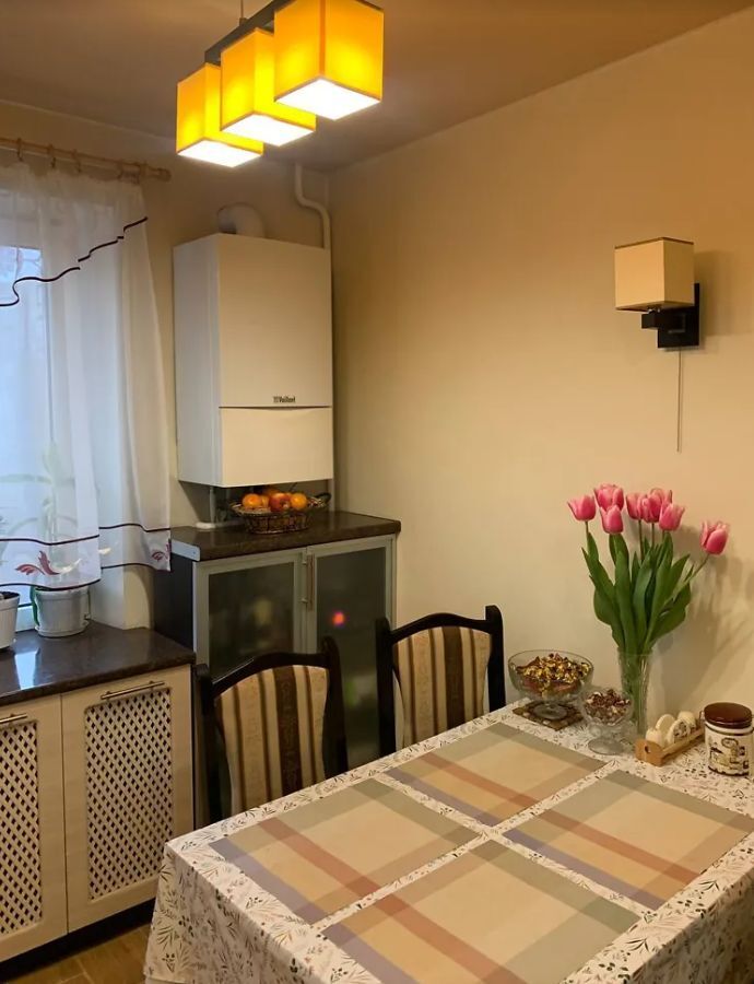 Продаж 3-кімнатної квартири 70 м², Калинова вул., 77