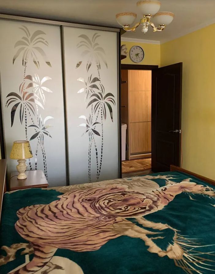 Продаж 3-кімнатної квартири 70 м², Калинова вул., 77