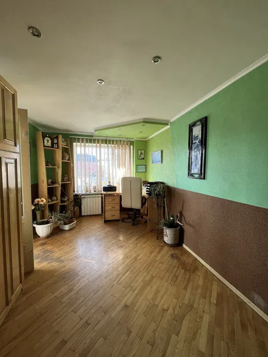 Оренда котеджу 200 м², Орхідейна вул.