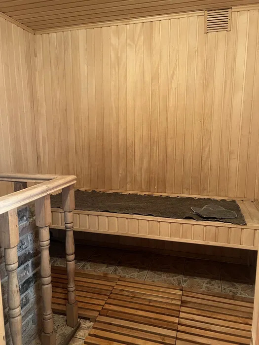 Оренда котеджу 200 м², Орхідейна вул.